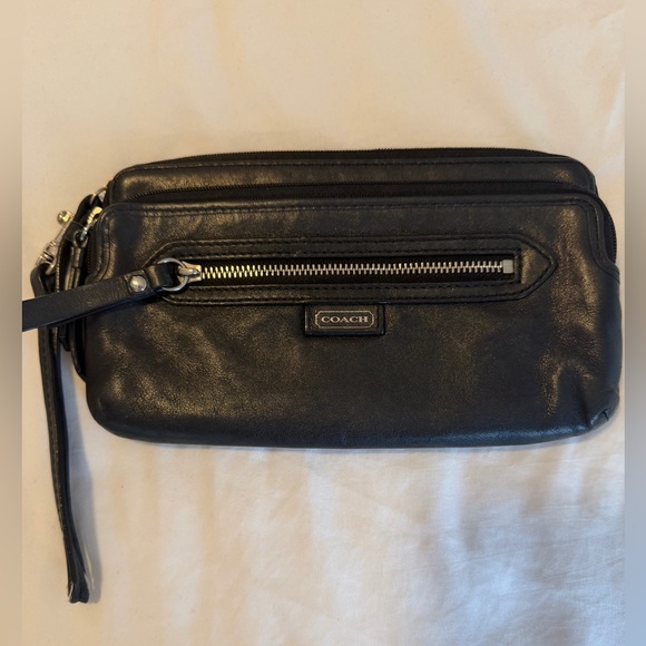 Coach Handbags - Coach Black Leather Shoulder Bag 
Size: OS